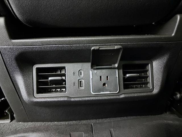 2025 Chevrolet Silverado 1500 Vehicle Photo in PUYALLUP, WA 98371-4149