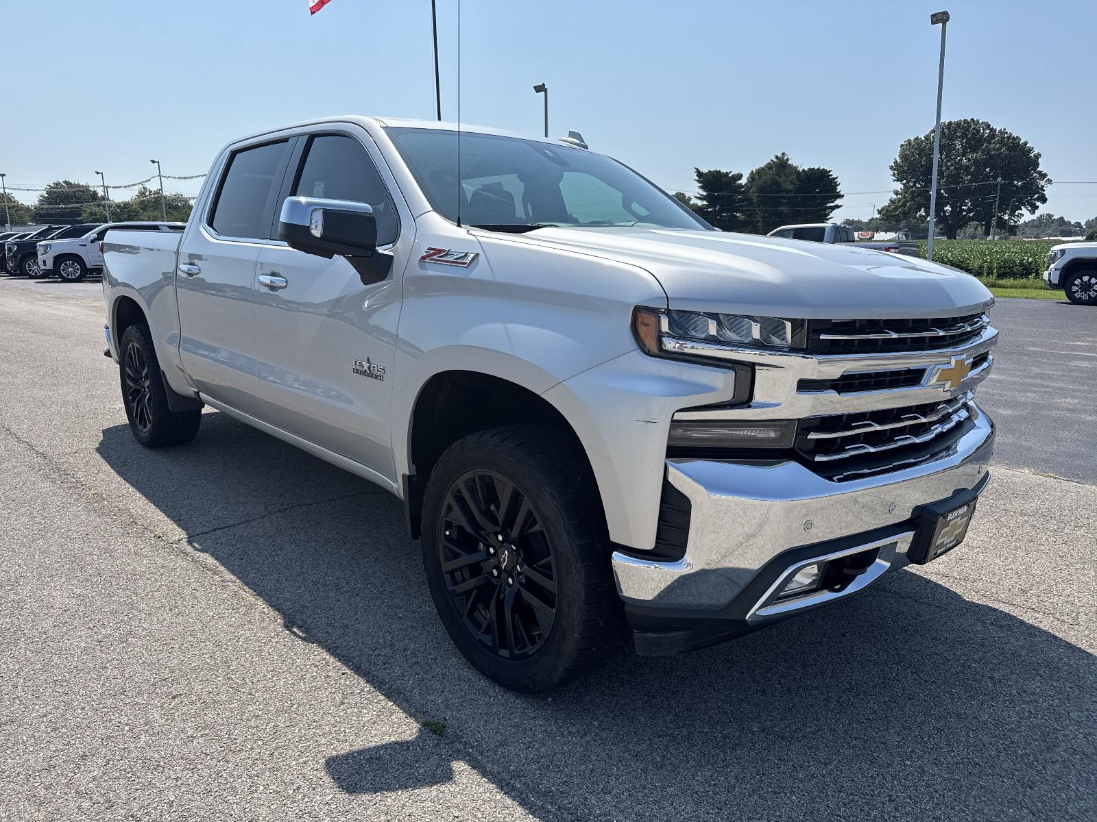 View vehicle photo 7