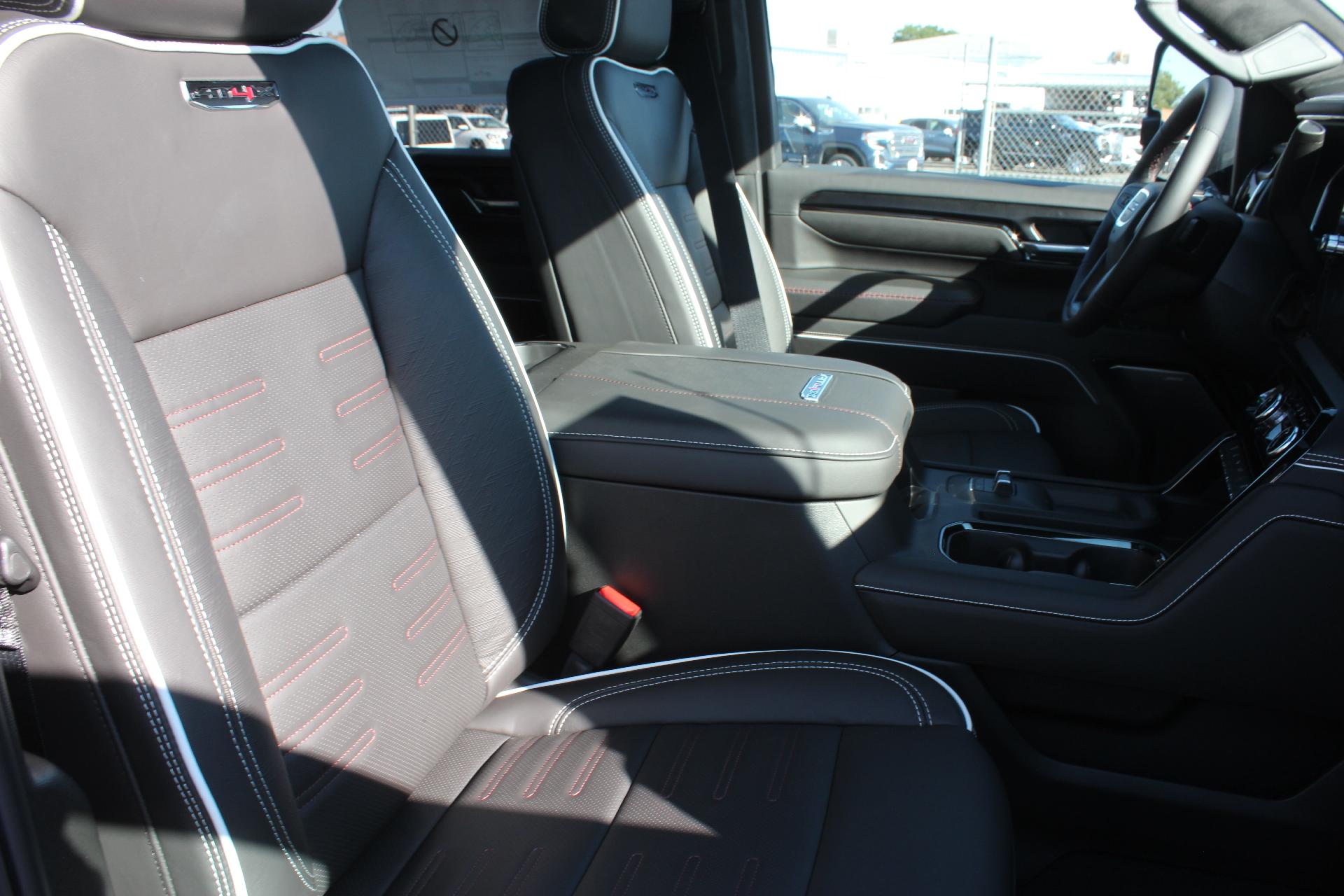 2025 GMC Sierra 2500 HD Vehicle Photo in AURORA, CO 80012-4011