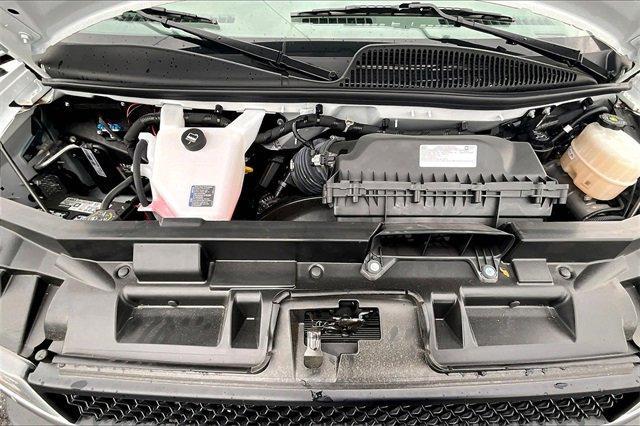 2025 Chevrolet Express Commercial Cutaway Vehicle Photo in TOPEKA, KS 66609-0000