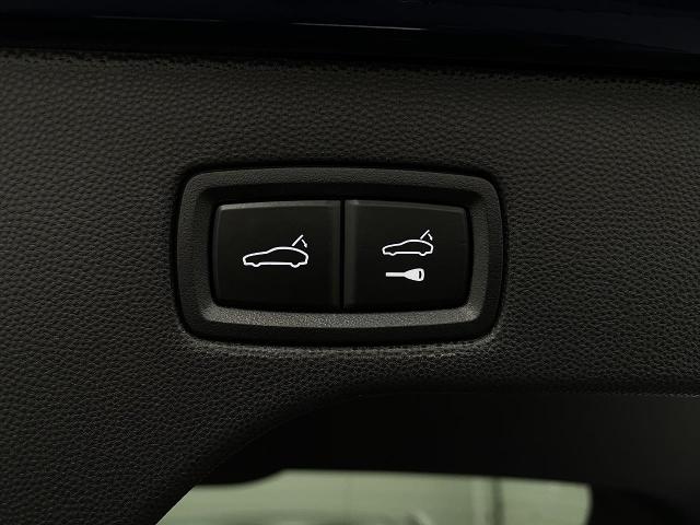 2024 Porsche Macan Vehicle Photo in Appleton, WI 54913