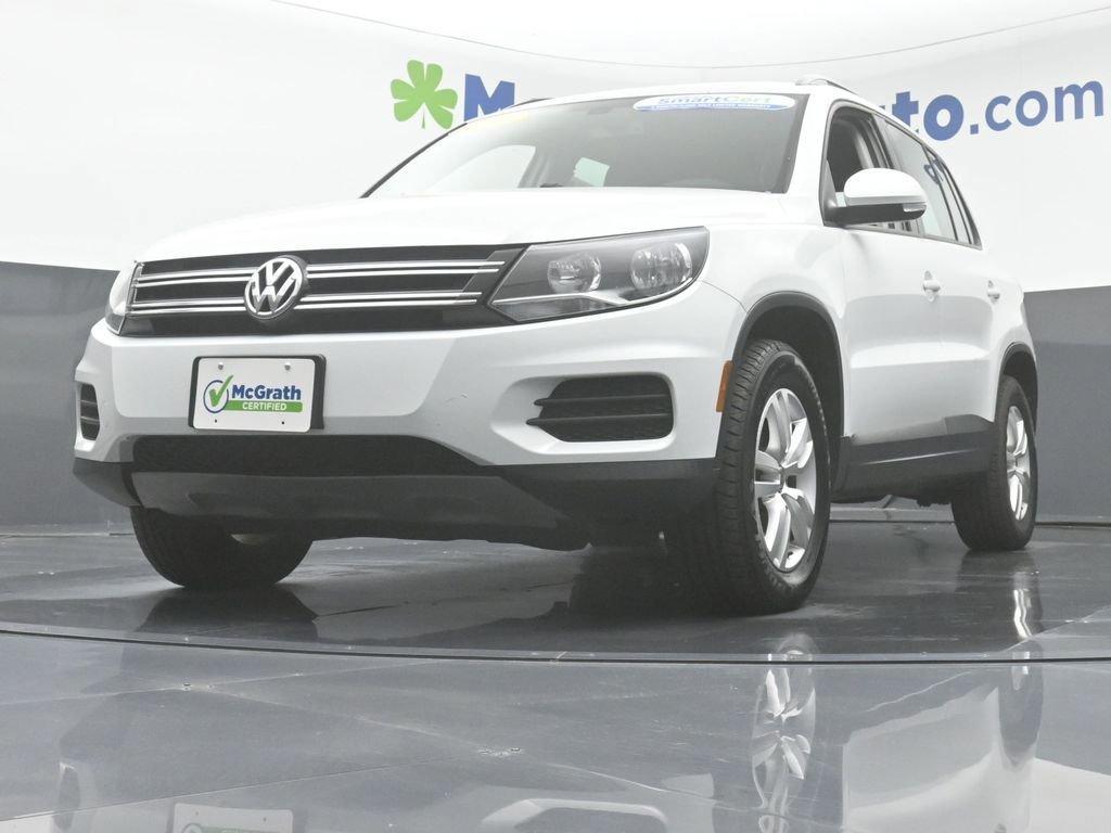 2017 Volkswagen Tiguan Vehicle Photo in Marion, IA 52302