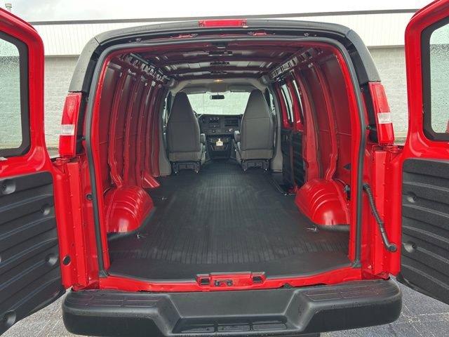 2025 Chevrolet Express Cargo 2500 Vehicle Photo in SAINT CLAIRSVILLE, OH 43950-8512