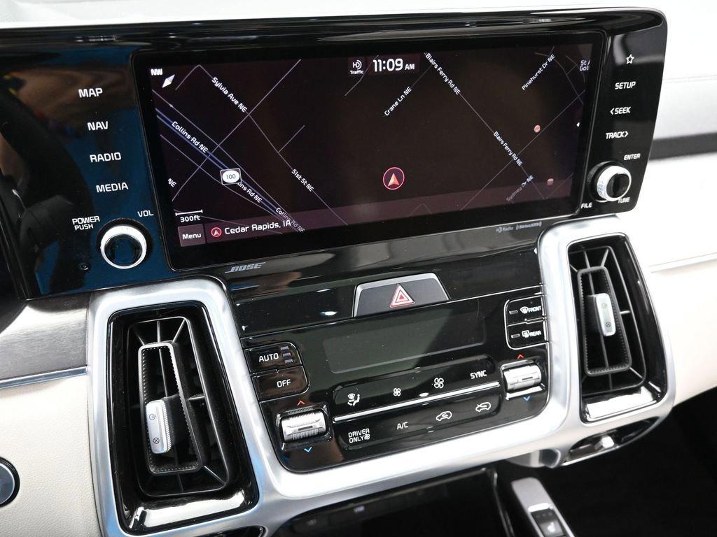 2022 Kia Sorento Plug-In Hybrid Vehicle Photo in Cedar Rapids, IA 52402