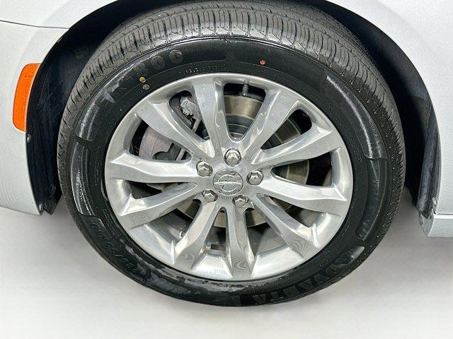 2020 Chrysler 300 Vehicle Photo in Flemington, NJ 08822