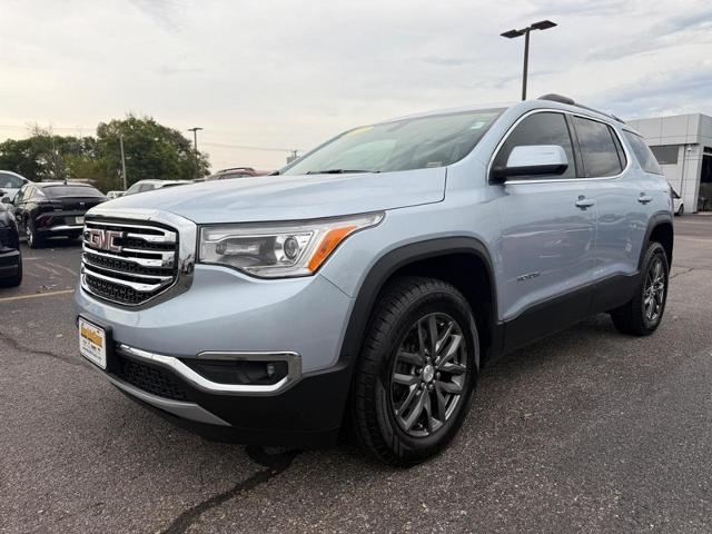 2017 GMC Acadia Vehicle Photo in COLUMBIA, MO 65203-3903