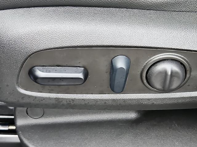 2023 GMC Terrain Vehicle Photo in TREVOSE, PA 19053-4984