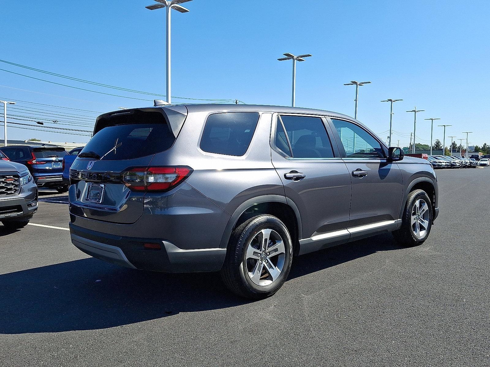 2025 Honda Pilot Vehicle Photo in Harrisburg, PA 17111