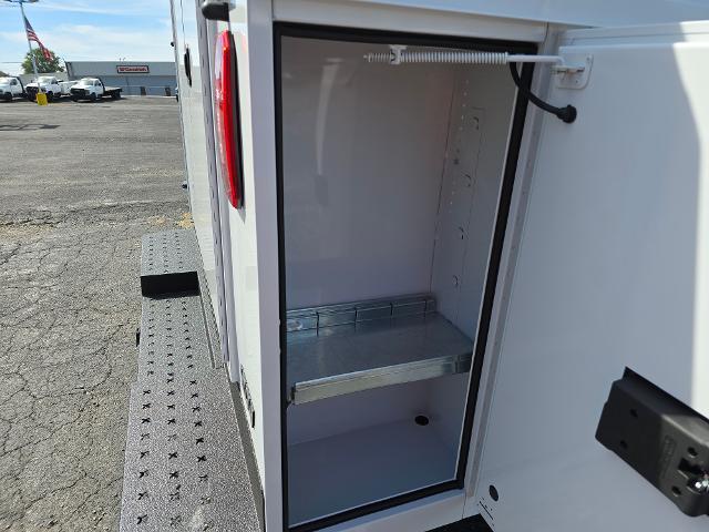 2025 Chevrolet Express Commercial Cutaway Vehicle Photo in INDEPENDENCE, MO 64055-1314