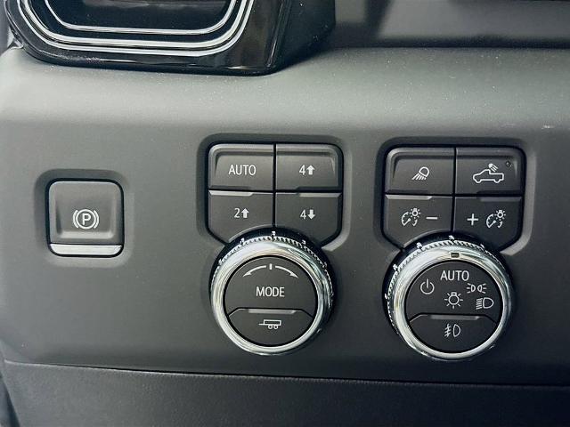 2025 GMC Sierra 3500 HD Vehicle Photo in PUYALLUP, WA 98371-4149