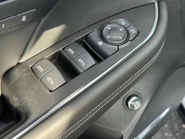 2025 Buick Envision Vehicle Photo in COLUMBIA, MO 65203-3903