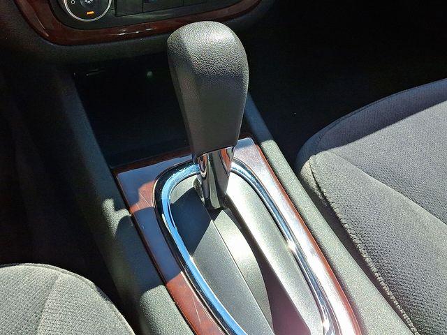 2010 Chevrolet Impala Vehicle Photo in DANBURY, CT 06810-5034