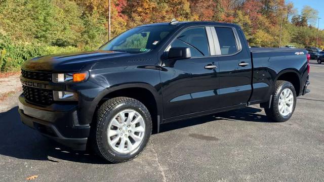 2020 Chevrolet Silverado 1500 Vehicle Photo in MOON TOWNSHIP, PA 15108-2571