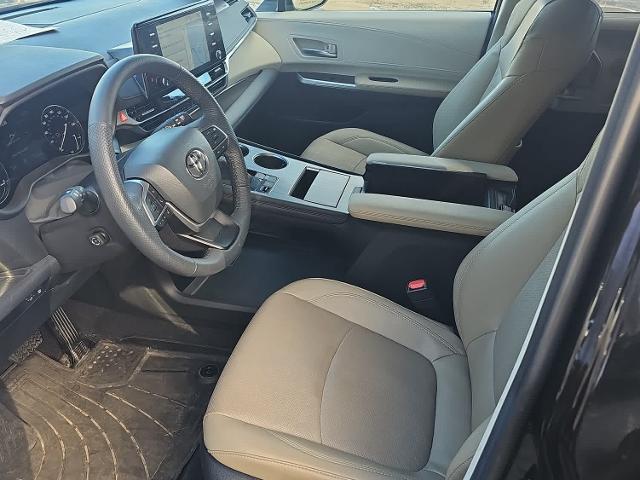 2024 Toyota Sienna Vehicle Photo in MOON TOWNSHIP, PA 15108-2571