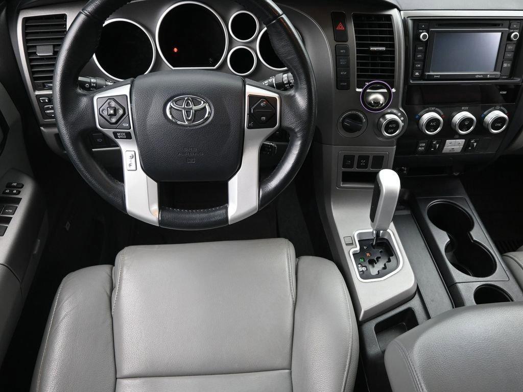 2017 Toyota Sequoia Vehicle Photo in Cedar Rapids, IA 52402