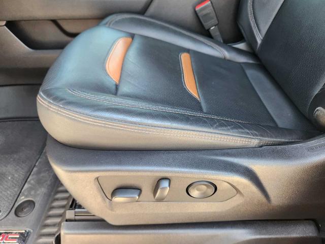 2025 GMC Sierra 1500 Vehicle Photo in DENTON, TX 76210-9321