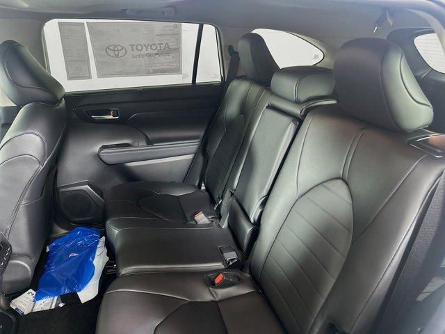 2025 Toyota Highlander Vehicle Photo in Flemington, NJ 08822