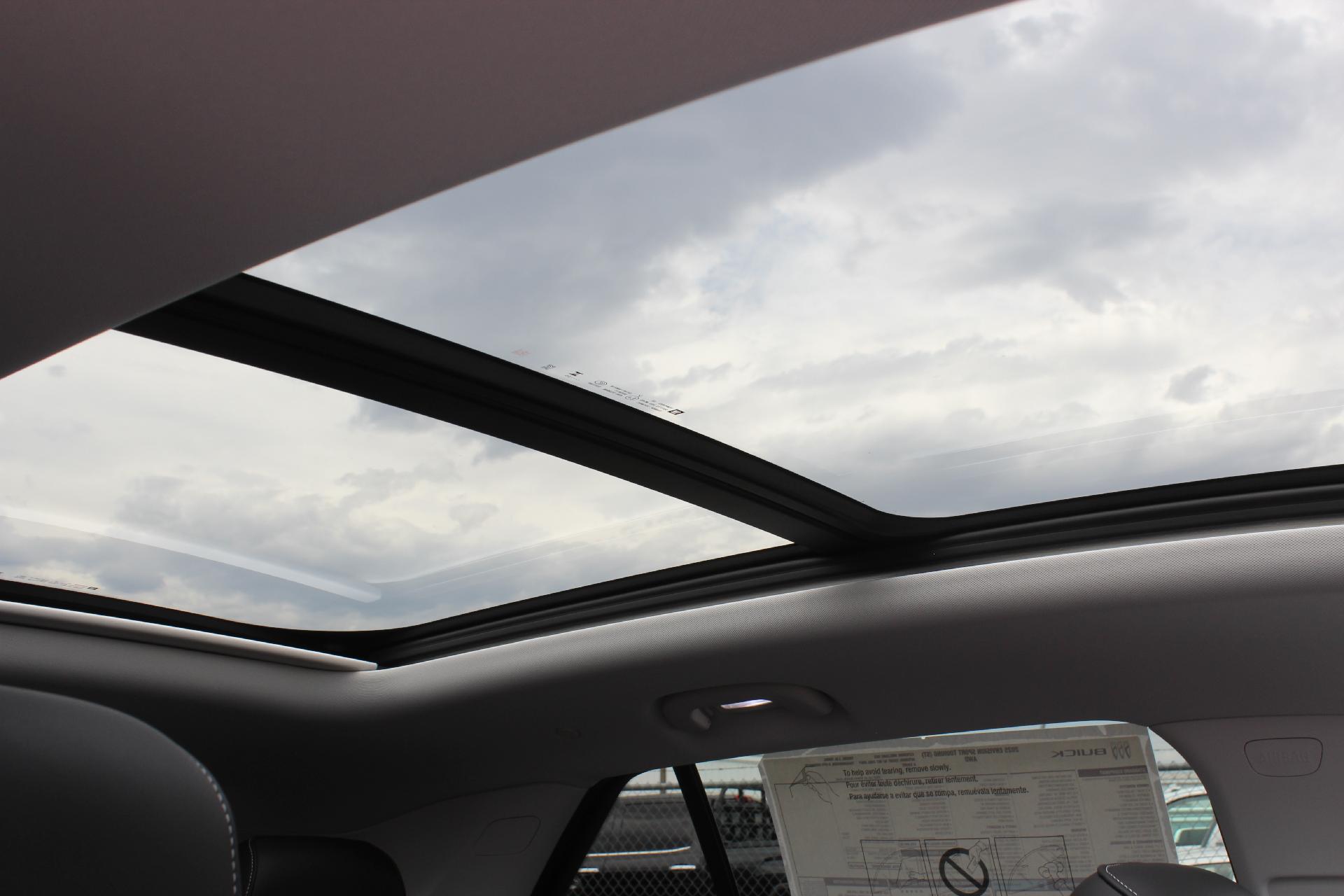 2025 Buick Envision Vehicle Photo in AURORA, CO 80012-4011