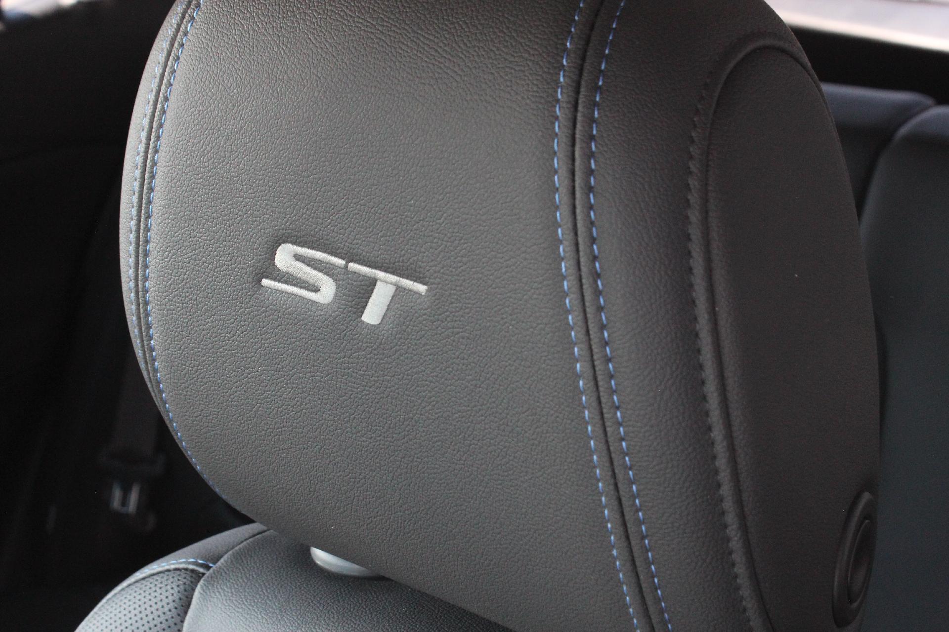 2026 Buick Encore GX Vehicle Photo in AURORA, CO 80012-4011