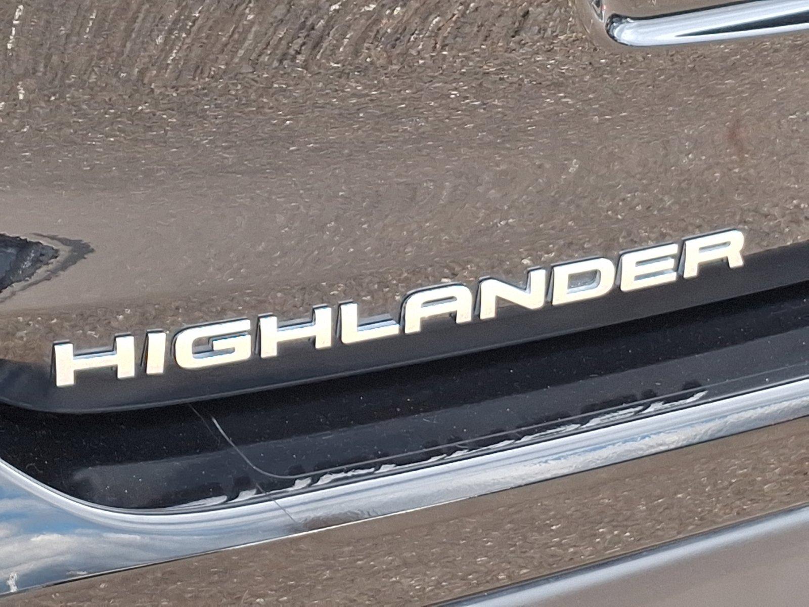 2022 Toyota Highlander Vehicle Photo in Trevose, PA 19053