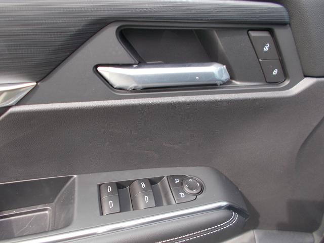 2025 GMC Acadia Vehicle Photo in LOWELL, MA 01852-4336