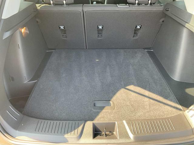 2024 Chevrolet Trax Vehicle Photo in MOON TOWNSHIP, PA 15108-2571