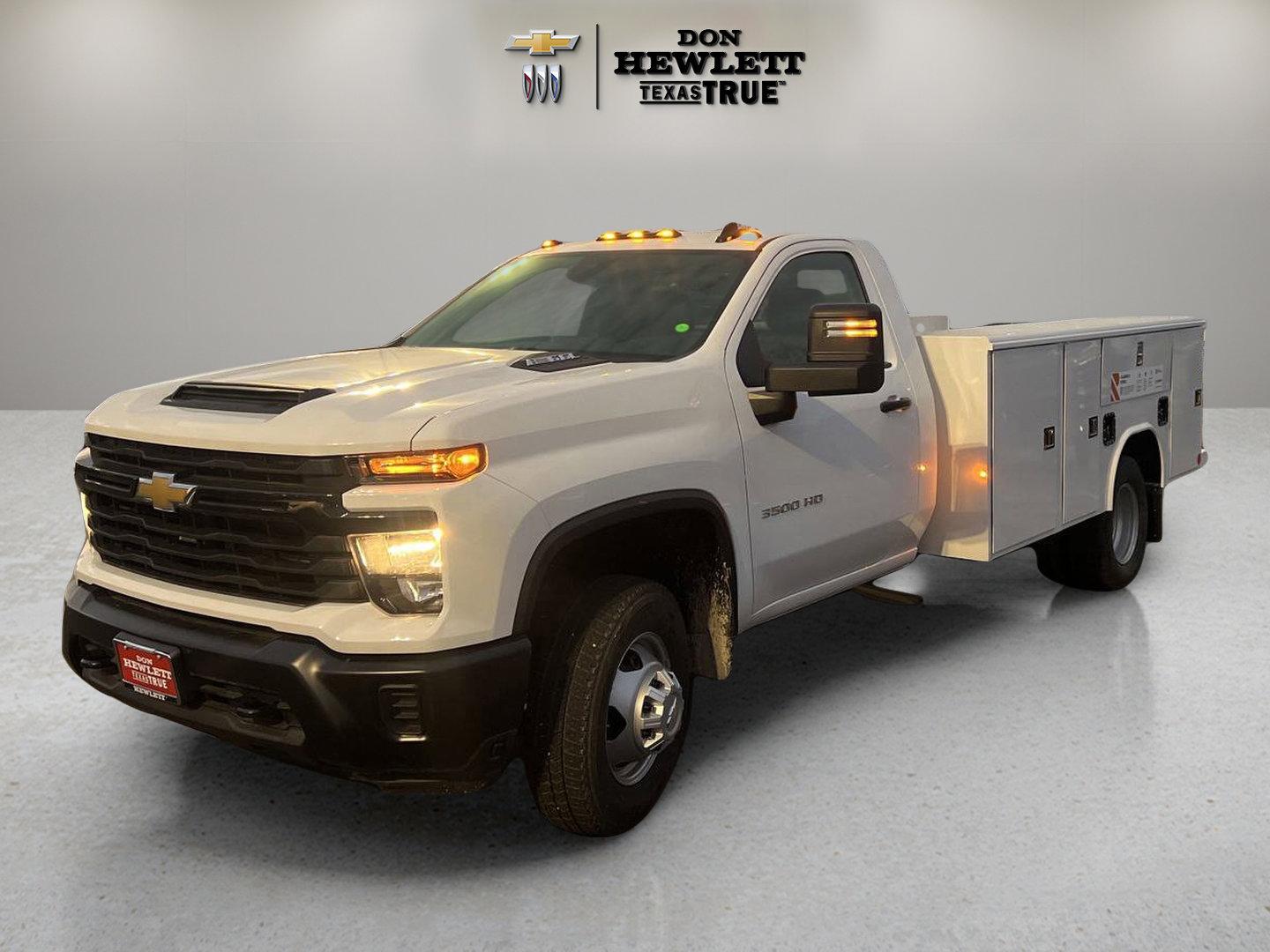 2024 Chevrolet Silverado 3500 HD Chassis Cab Vehicle Photo in GEORGETOWN, TX 78626-7508