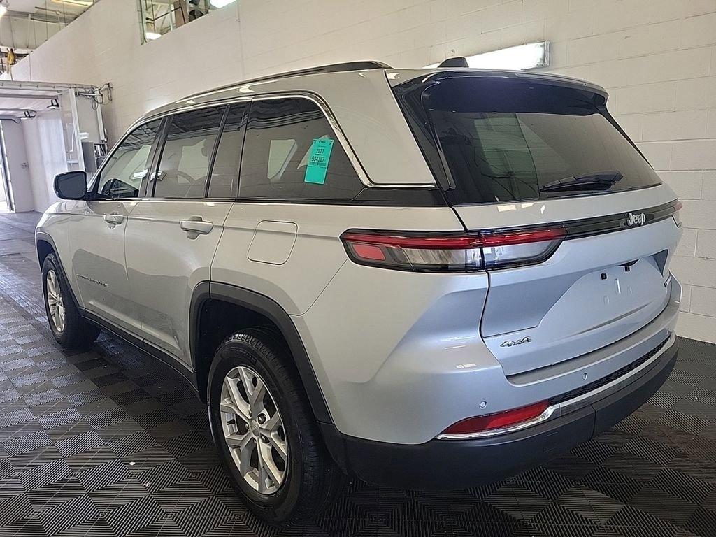 2023 Jeep Grand Cherokee Vehicle Photo in Cedar Rapids, IA 52402