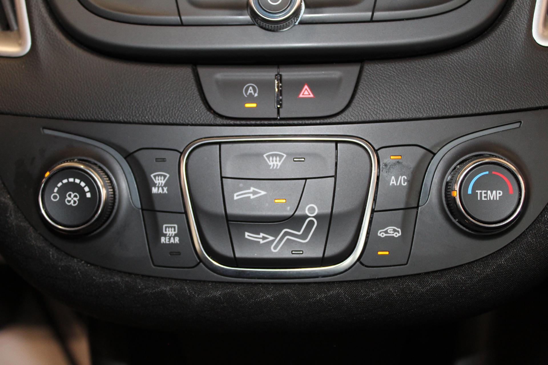 2025 Chevrolet Malibu Vehicle Photo in NORTHAMPTON, MA 01060-1120