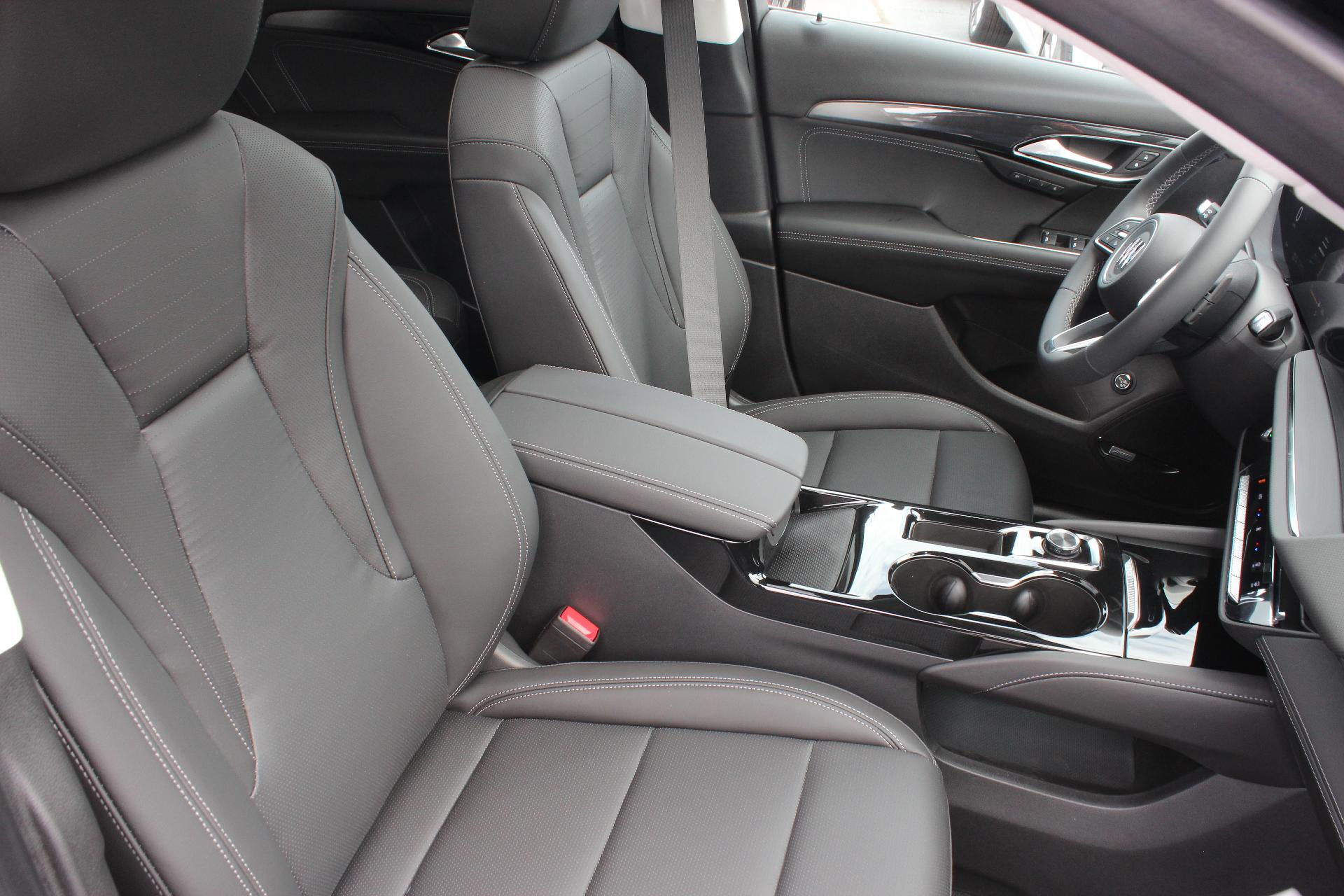 2025 Buick Envision Vehicle Photo in AURORA, CO 80012-4011