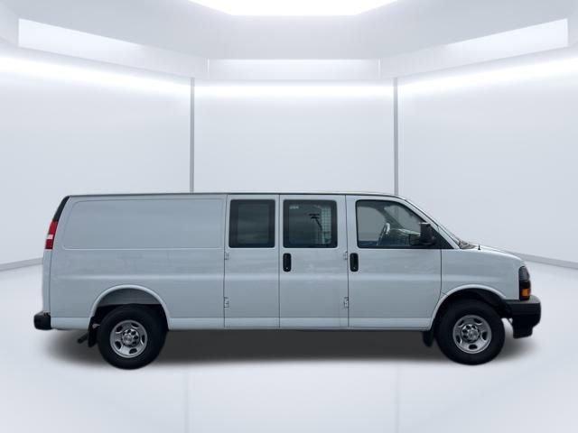 2025 Chevrolet Express Cargo 2500 Vehicle Photo in SAINT CLAIRSVILLE, OH 43950-8512