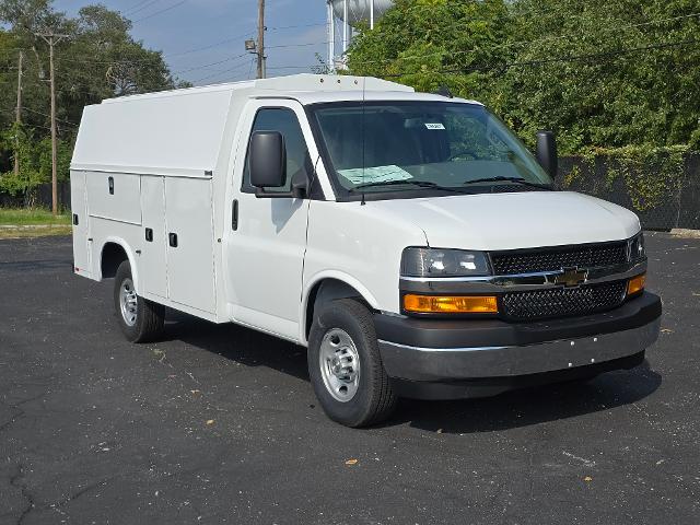 2025 Chevrolet Express Commercial Cutaway Vehicle Photo in INDEPENDENCE, MO 64055-1314