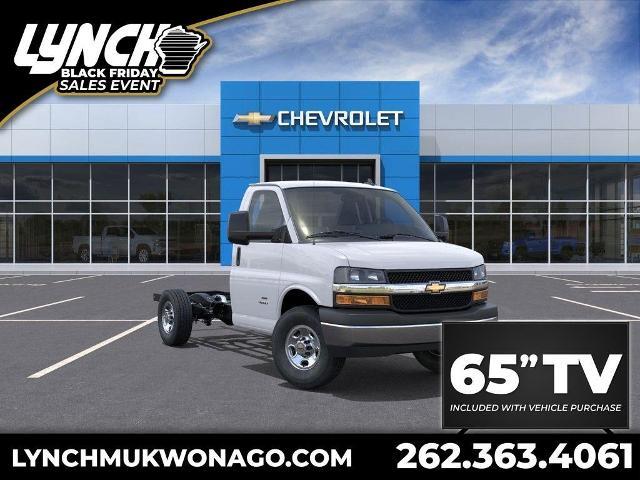 2025 Chevrolet Express Commercial Cutaway Vehicle Photo in Mukwonago, WI 53149