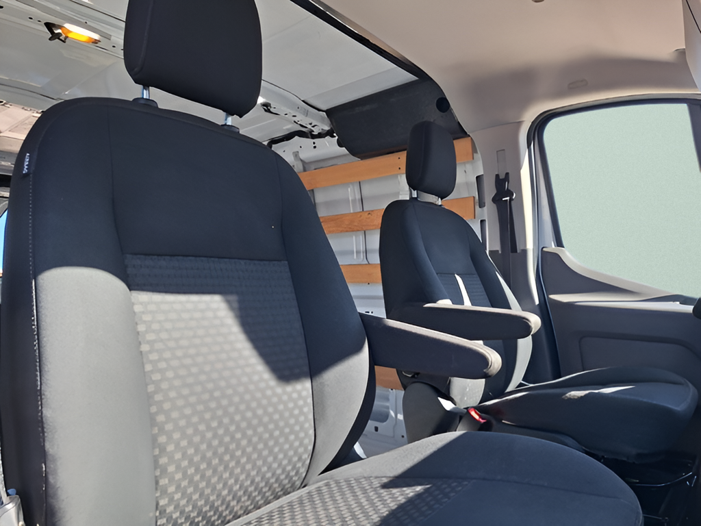 2023 Ford Transit Cargo Van photo 28 of 32