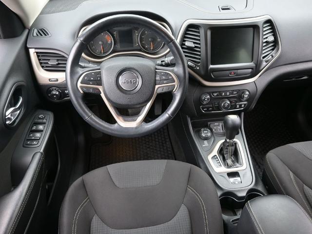 2016 Jeep Cherokee Vehicle Photo in Cedar Rapids, IA 52402