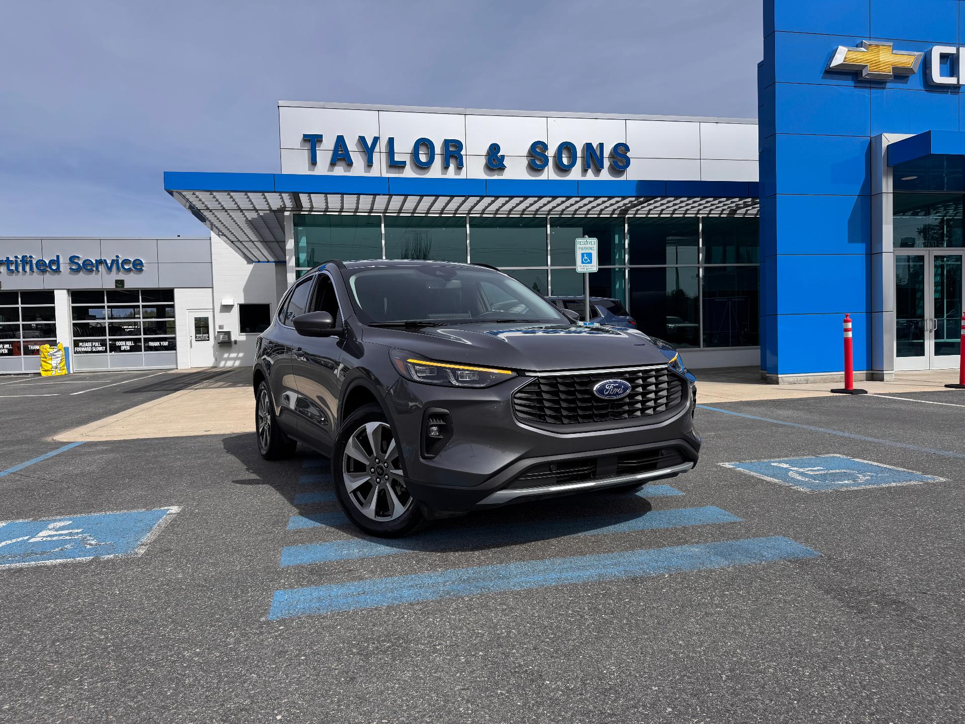  2025 Ford Escape Platinum AWD   