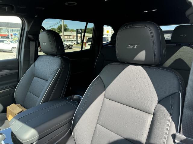 2025 Buick Enclave Vehicle Photo in LOWELL, MA 01852-4336