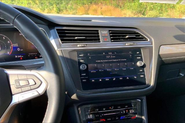 2024 Volkswagen Tiguan Vehicle Photo in Kansas City, MO 64114