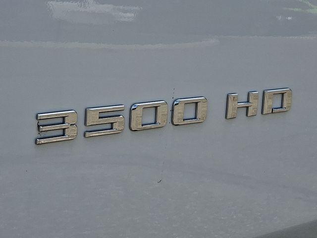 2025 Chevrolet Silverado 3500 HD Chassis Cab Vehicle Photo in DANBURY, CT 06810-5034