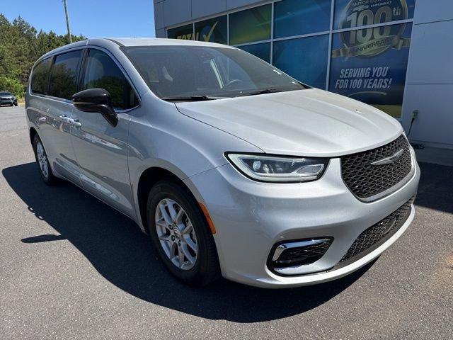 2024 Chrysler Pacifica Vehicle Photo in LANCASTER, SC 29720-0000