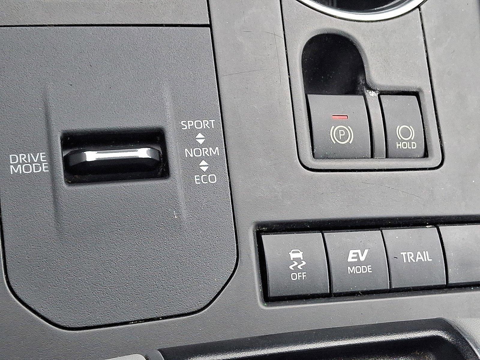 2020 Toyota Highlander Vehicle Photo in Harrisburg, PA 17111