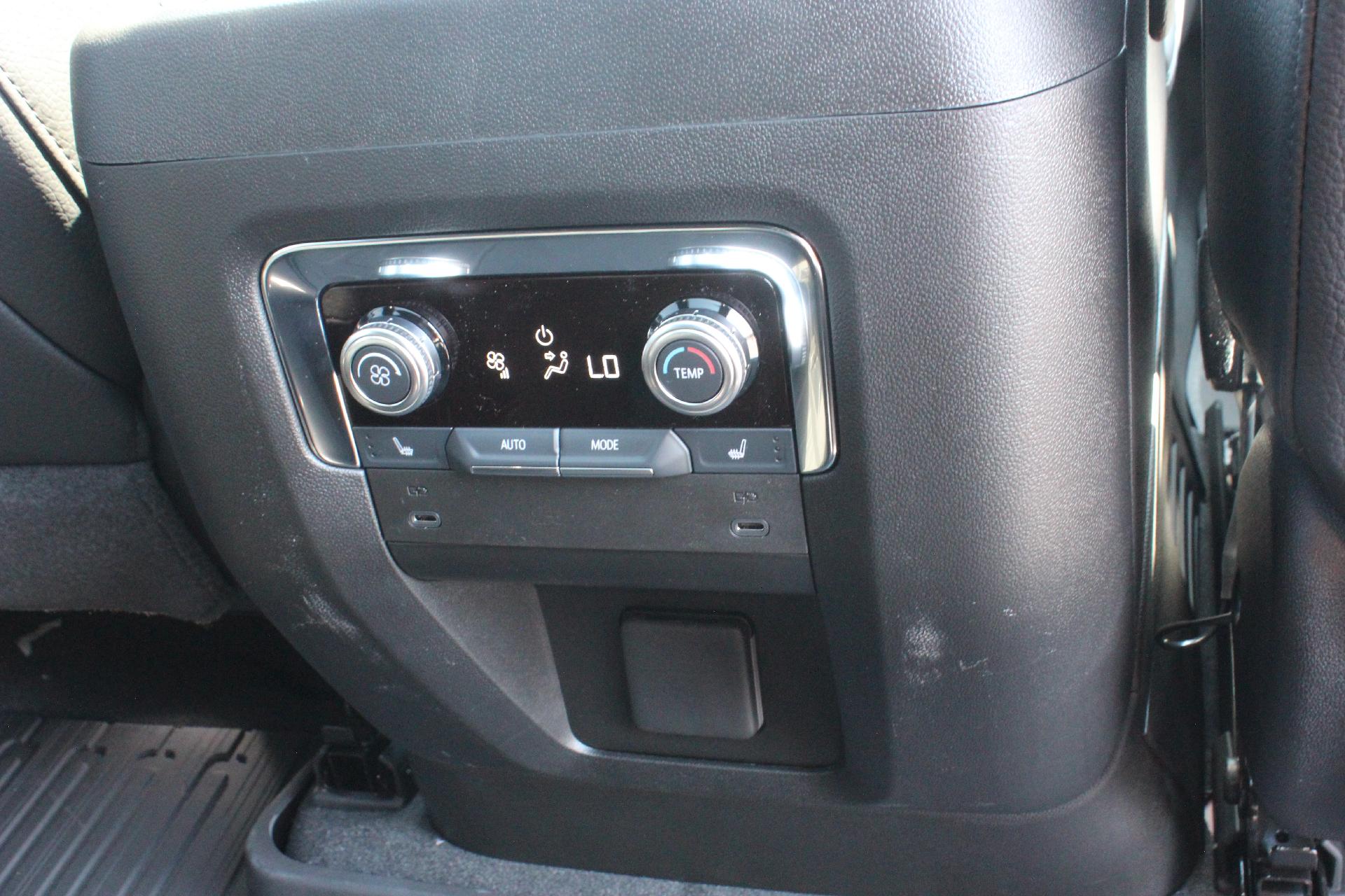 2025 GMC Yukon XL Vehicle Photo in AURORA, CO 80012-4011