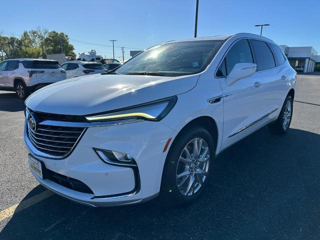 2023 Buick Enclave Vehicle Photo in COLUMBIA, MO 65203-3903