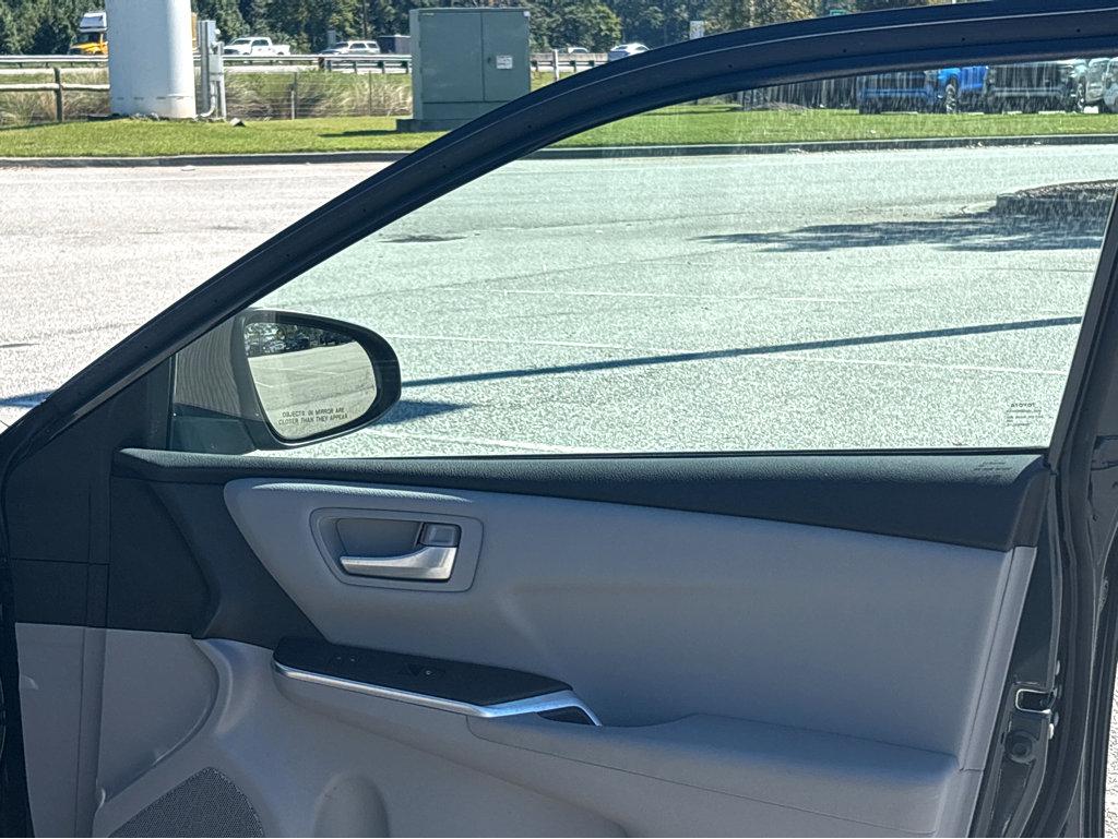 2016 Toyota Camry Vehicle Photo in POOLER, GA 31322-3252