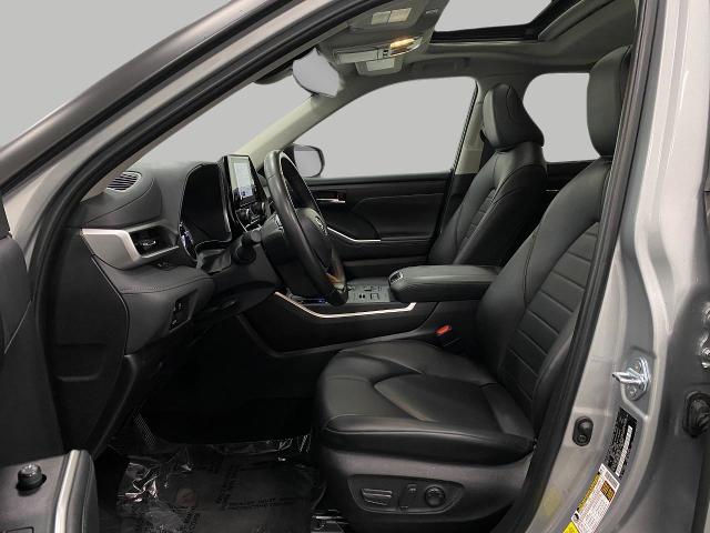 2024 Toyota Highlander Vehicle Photo in Appleton, WI 54913