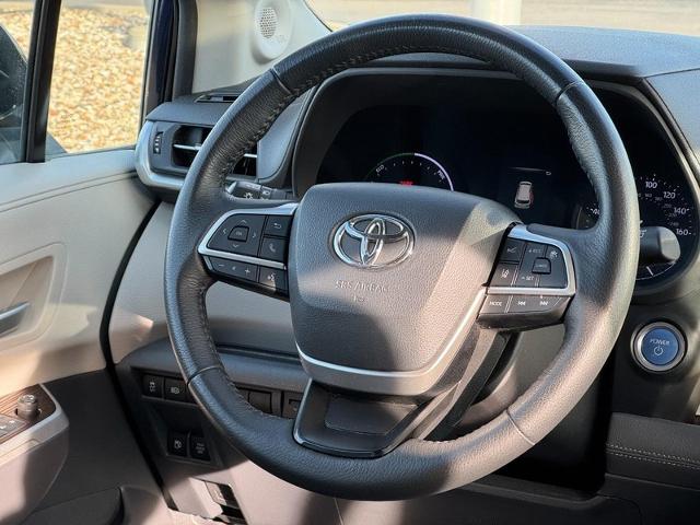 2021 Toyota Sienna Vehicle Photo in COLUMBIA, MO 65203-3903