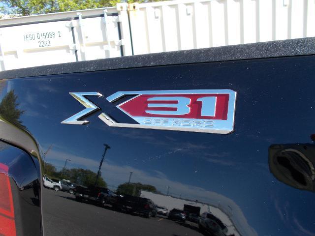 2025 GMC Sierra 2500 HD Vehicle Photo in LOWELL, MA 01852-4336