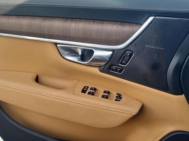 2025 Volvo V90 Cross Country Vehicle Photo in KANSAS CITY, MO 64114-4545
