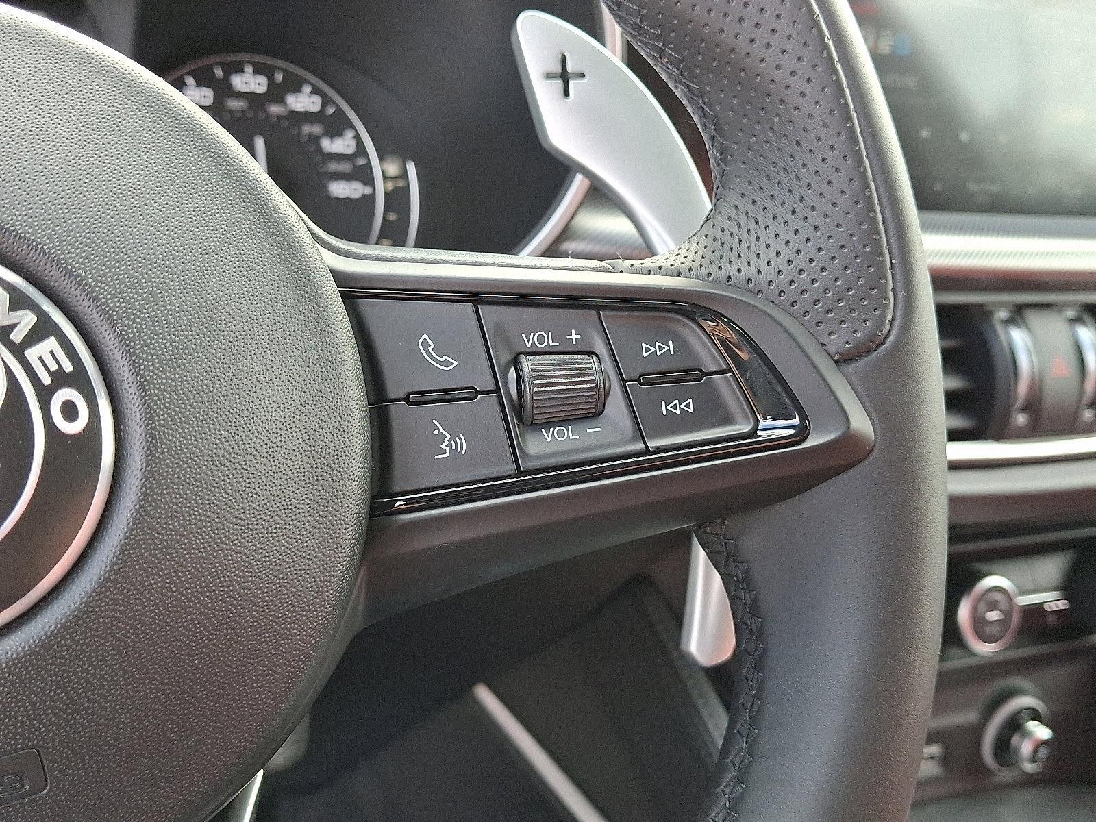 2023 Alfa Romeo Stelvio Vehicle Photo in Willow Grove, PA 19090