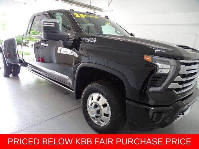 Black 2025 Chevrolet Silverado 3500HD Pickup Truck Four-Wheel Drive Automatic